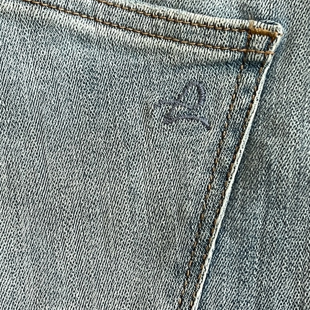 DL 1961 High Rise Bell Bottom Jeans. Size 29. Excellent Condition. - Picture 8 of 13